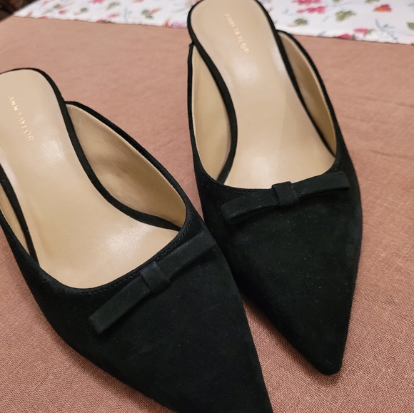 Ann Taylor Suede black mules - Picture 6 of 6